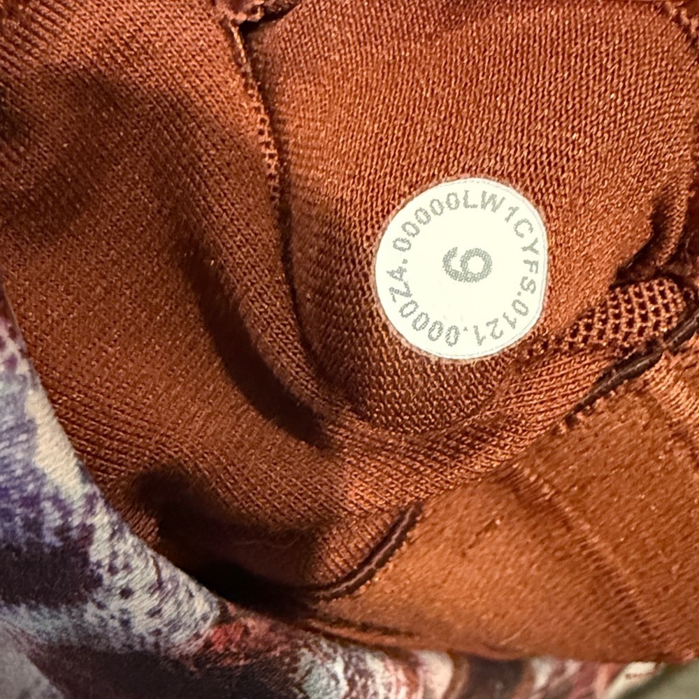 Lululemon Everlux and Mesh Cropped Tank Size 6 - Picture 8 of 8